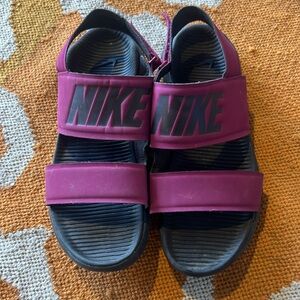 Nike woman’s Tanjun sport sandals size 11